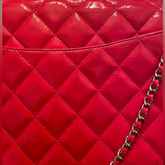 Red patent Chanel classic flap clutch with chain - Picture 6 of 16